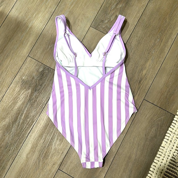 Kona Sol Purple & White Striped Swimsuit - Size Medium (New Condition) - Picture 4 of 5